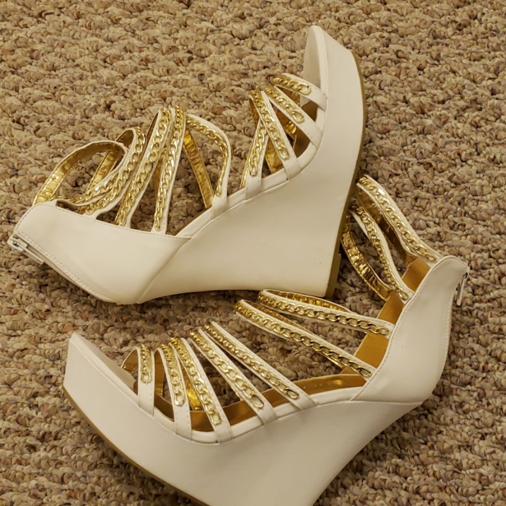 Shoes - Picture 2 of 3